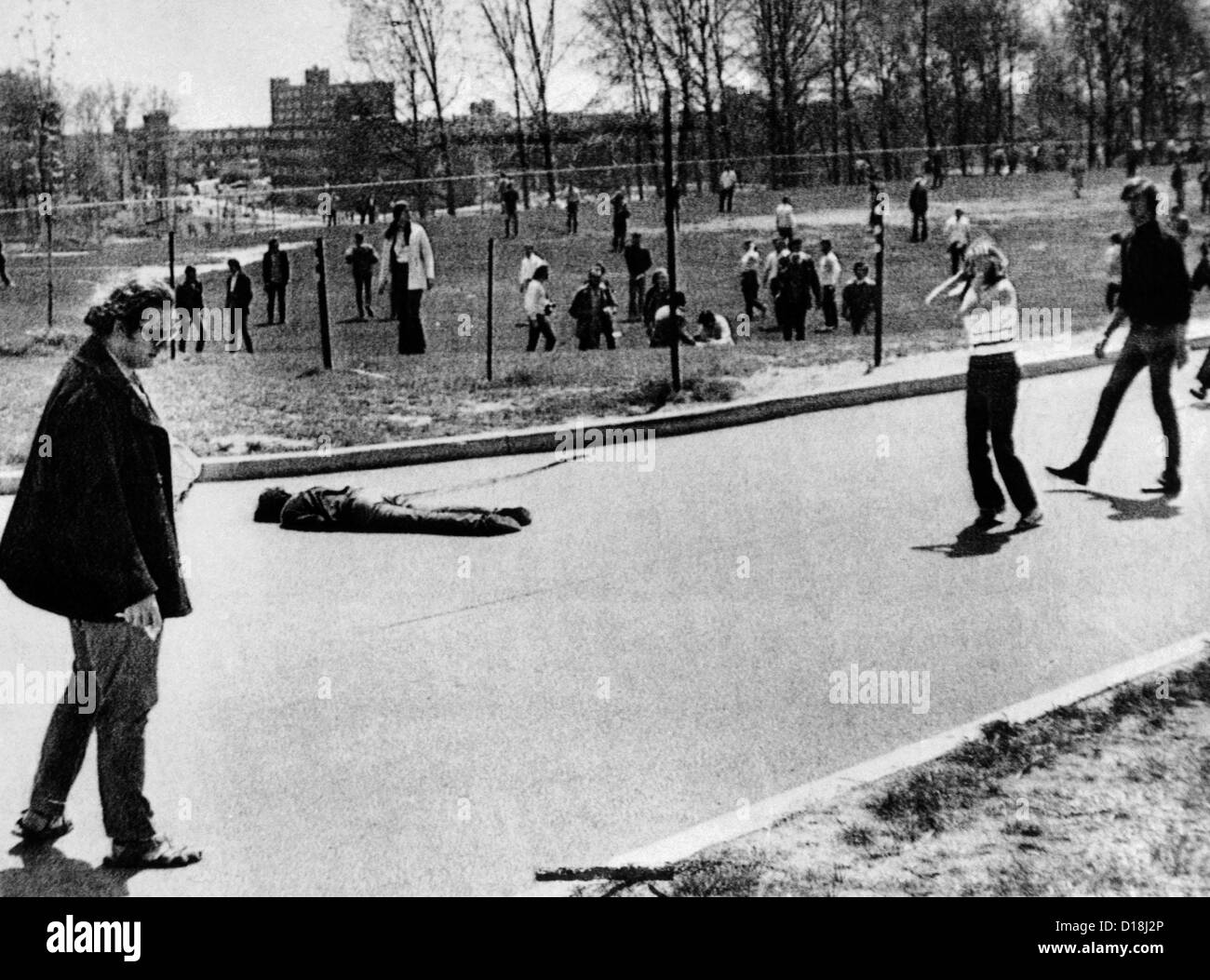 Ein Schüler liegt tot an der Kent State University. Er war einer der 4 Studenten getötet Nationalgardisten 67 Runden 13 Stockfoto