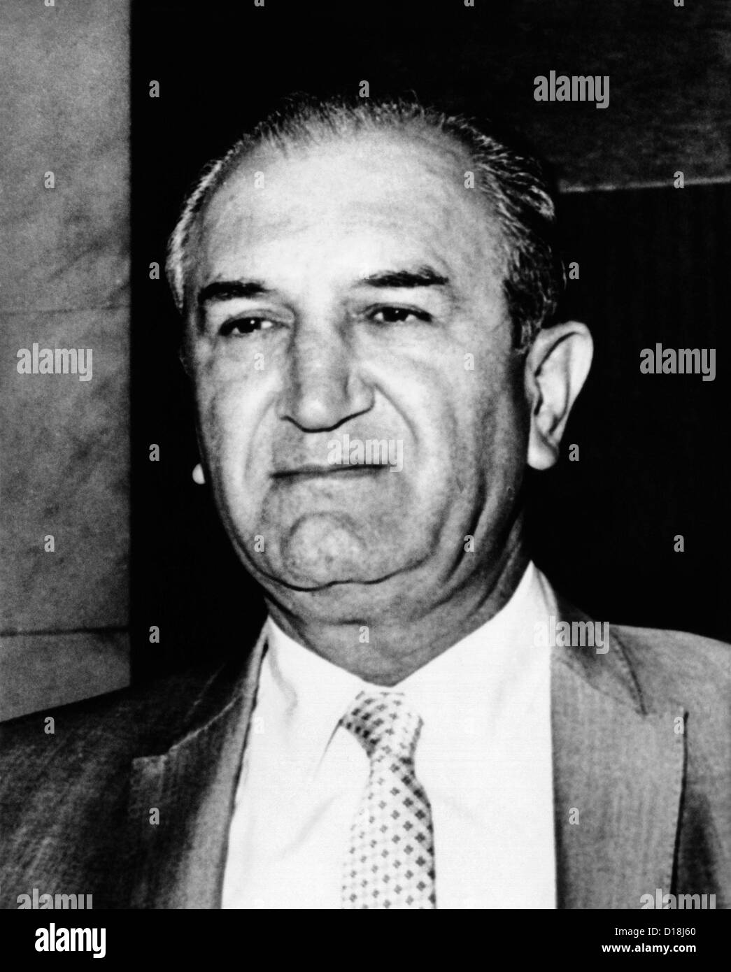 Joseph Bonanno Ankunft am Bundesgericht in New York am 17. Mai 1966. Sein Anwalt fragte der Richter, die Regierung zu zwingen Stockfoto