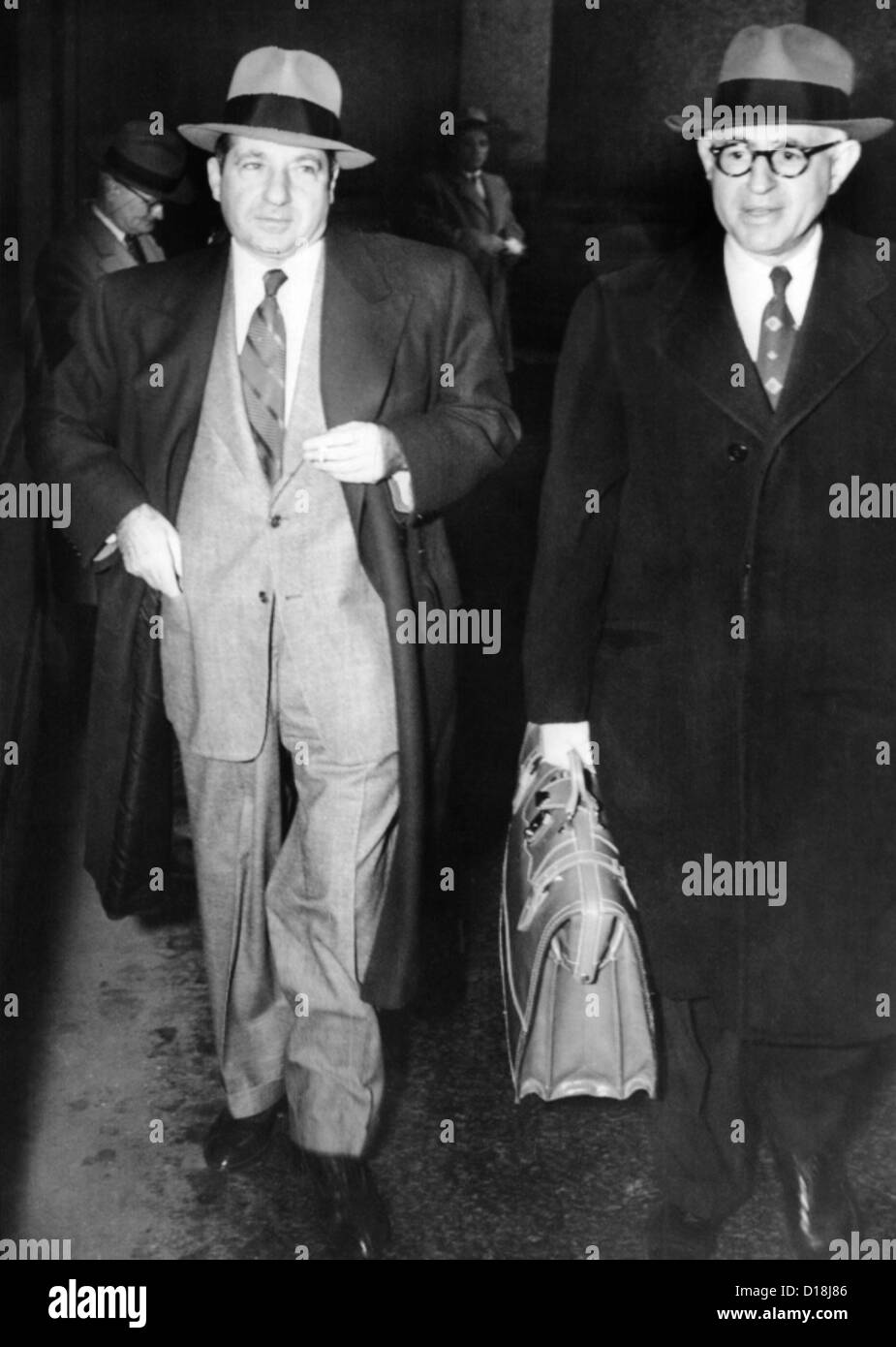 New York organisierte Kriminalität Chef, Frank Costello (links) mit seinem Anwalt George Wolf. Sie kommt in der Bundesrepublik Gebäude Stockfoto