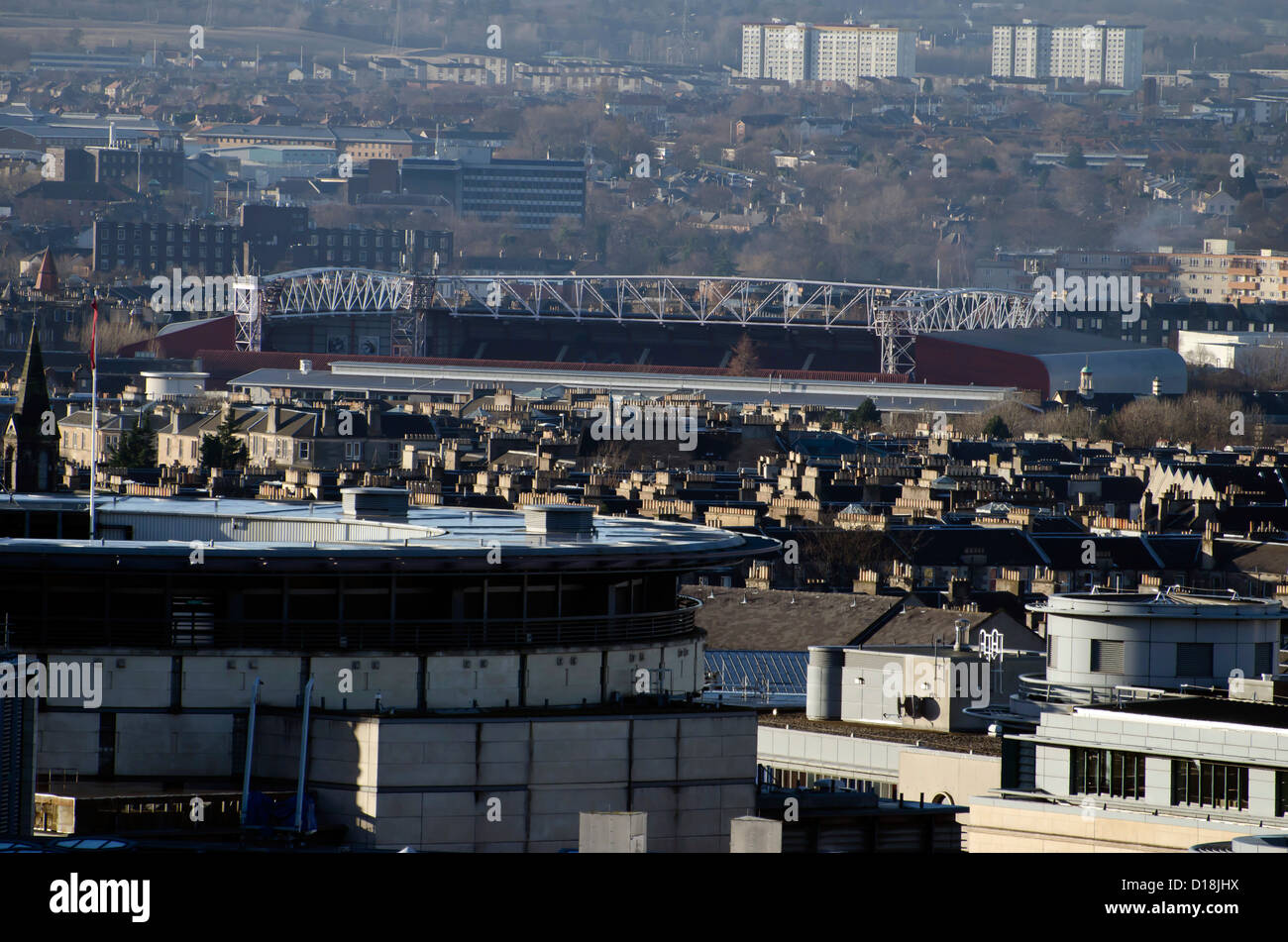 Blick über Edinburgh von der Burg im Westen mit dem Konferenz-Zentrum in den Vordergrund und Tynecastle Stadium hinaus. Stockfoto