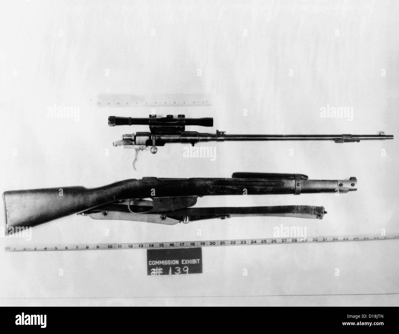 Ausstellung der Warren-Kommission. Pistole von Lee Harvey Oswald verwendet, um von Präsident John Kennedy zu ermorden. Es war eine Mannlicher-Carcano Stockfoto