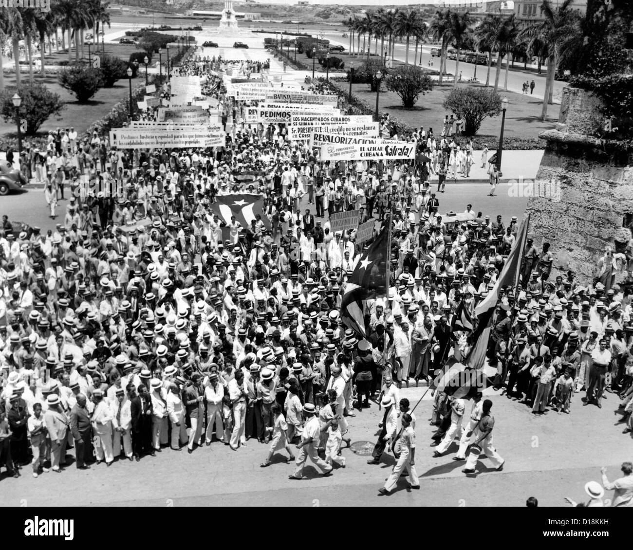 Kubanische politische Demonstration unterstützt die Regierung drei-Jahres-Plan. Von 1935 bis 1940 wurde Batista das Militär Stockfoto