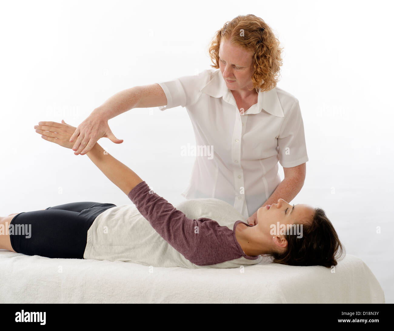 Kinesiologin oder Physiotherapeuten behandeln Supraspinatus Stockfoto