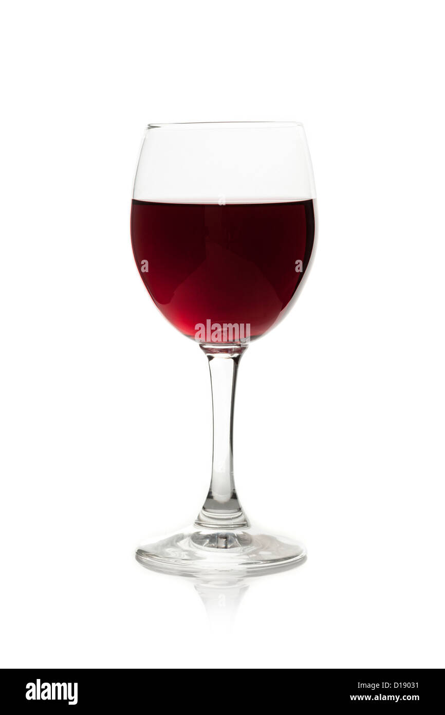 Elegante Rotweinglas isoliert auf weißem Hintergrund Stockfoto