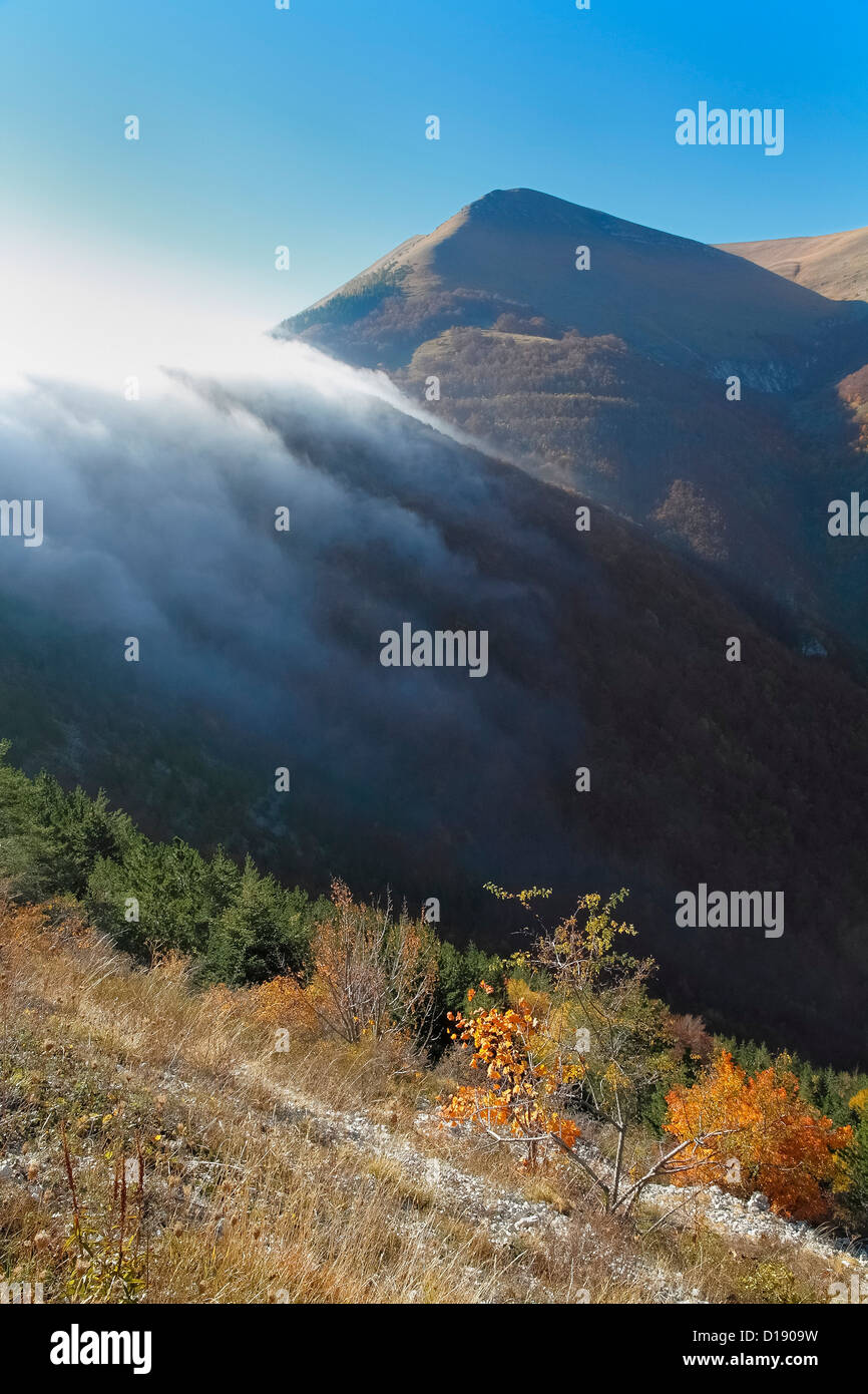 Italien-Sibillini-Mountains-Nationalpark Nebel Stockfoto