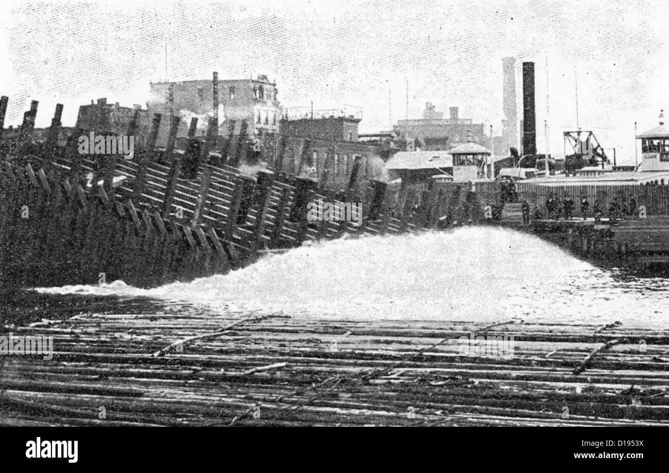 Einführung einer 1100 Tonnen Caisson während die Gebäude von der Williamsburg Bridge, New York City, um 1900 Stockfoto
