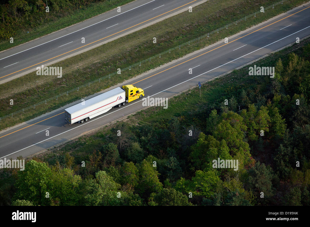 Luftaufnahme LKW Autobahn I-196 in der Nähe von Saugutuck, Michigan Stockfoto