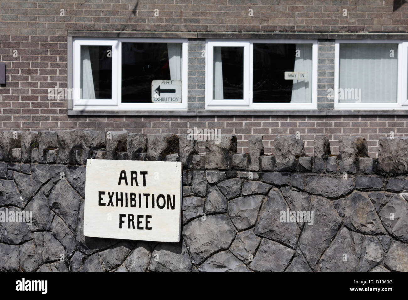 Kunst Ausstellung Zeichen bemerken in Llanberis, Wales, uk Stockfoto