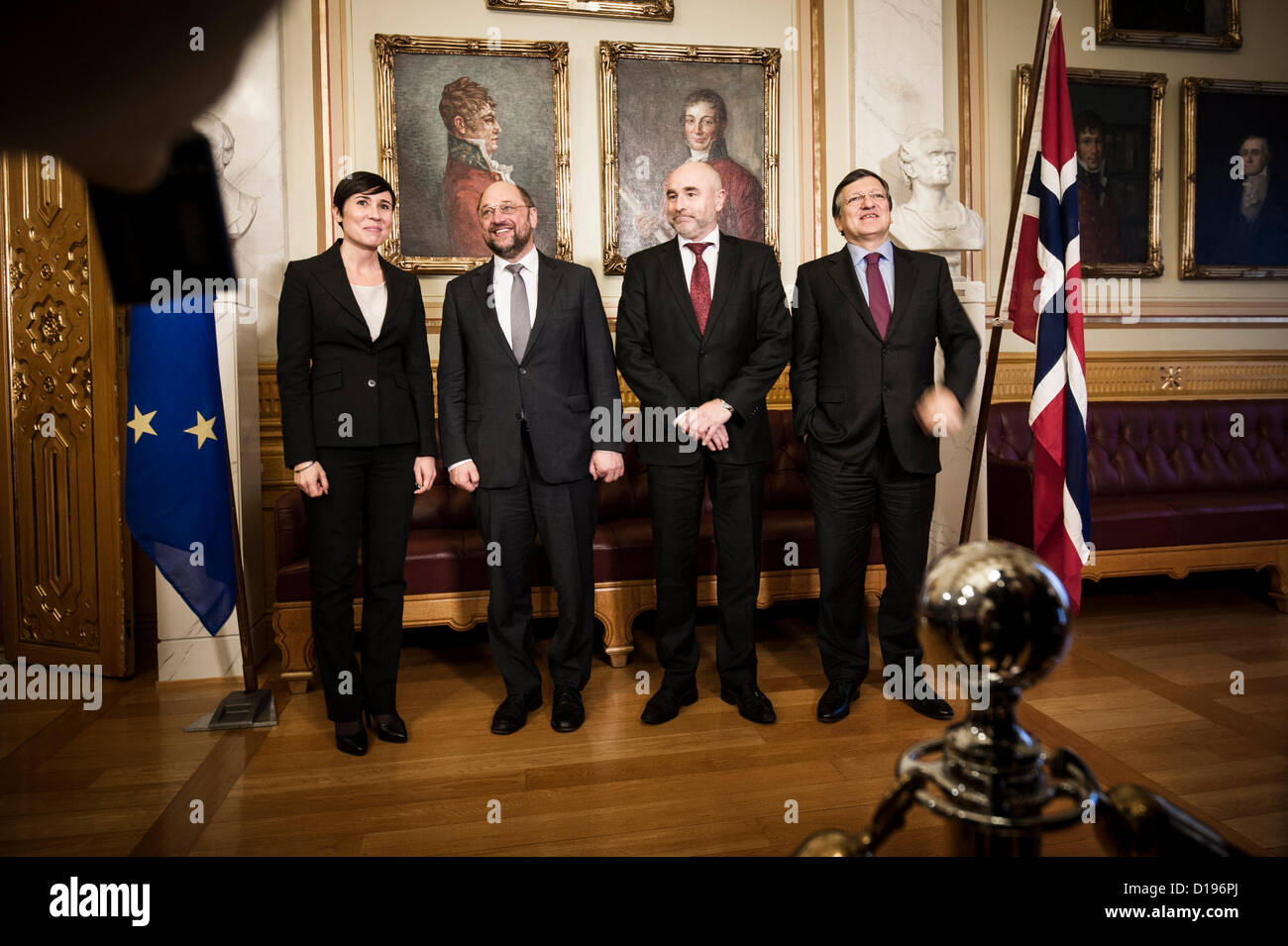 Oslo, Norwegen. 12.11.2012. Friedensnobelpreisträger Martin Schulz und Jose Manuel Barrosa trifft die Presse an das norwegische Parlament zusammen mit Präsident des Storting Dag Terje Andersen und Ine Marie Eriksen Soereide Credit: Alexander Widding / Alamy Live News Stockfoto