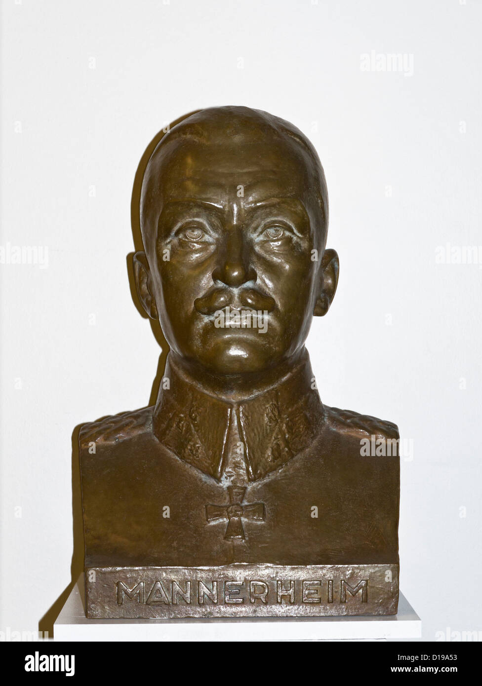 Bronze-Büste des Baron Carl Gustaf Emil Mannerheim, der Oberbefehlshaber der finnischen Streitkräfte während des zweiten Weltkriegs war Stockfoto