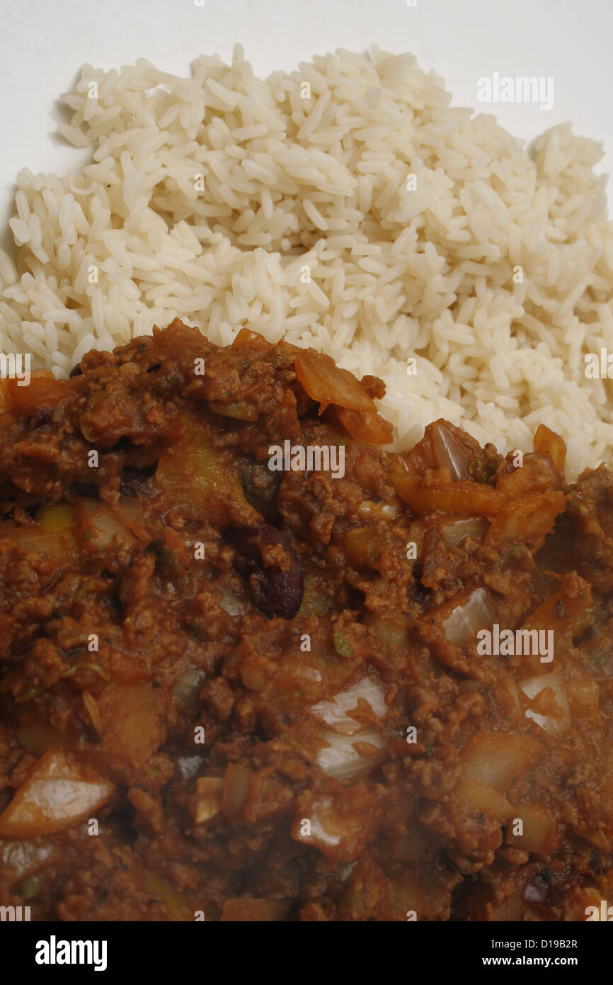 hausgemachte brasilianischen Reis und Bohnen auf Schüssel weiß Stockfoto