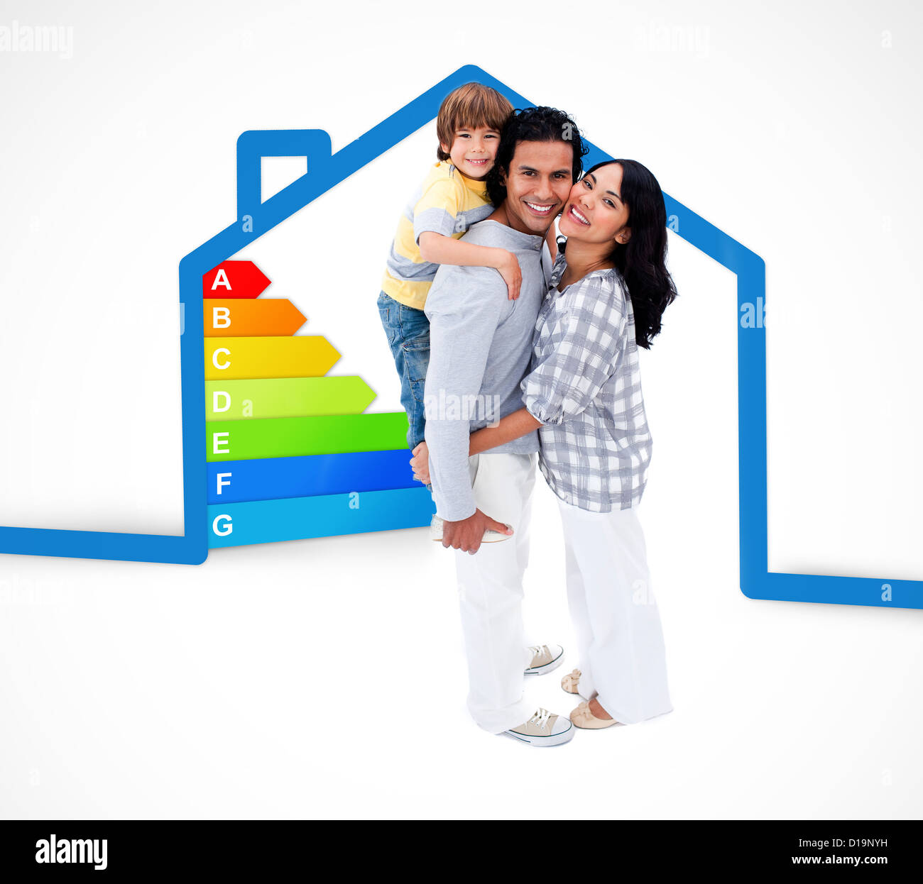 Lächelnde Familie stehend mit einem blauen Haus Illustrationen mit Energie Bewertung Grafik Stockfoto