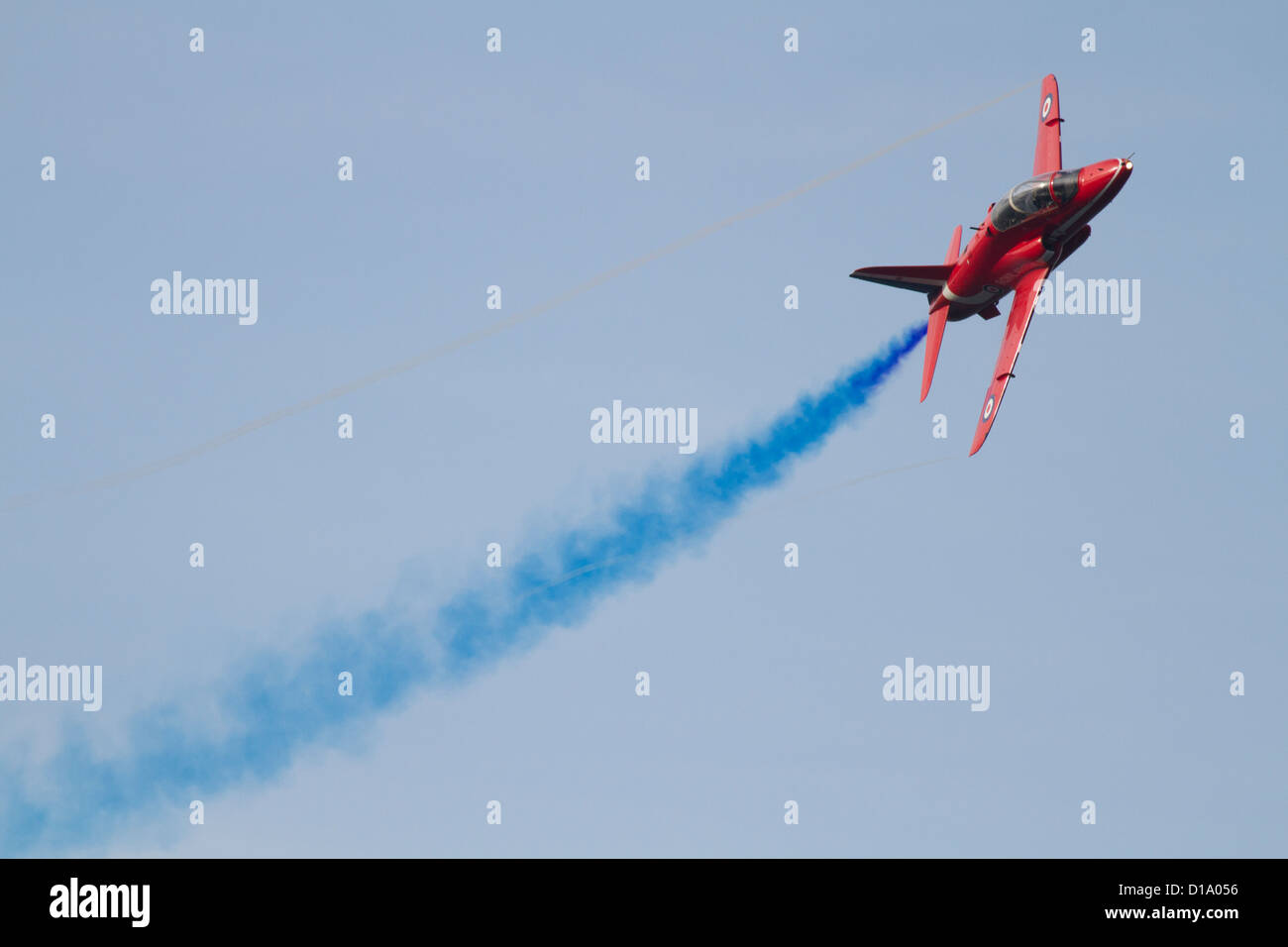 RAF BAe Hawk T1A Red Arrow Durchführung über Falmouth im Rahmen der Henri Lloyd Falmouth Week, Cornwall Stockfoto