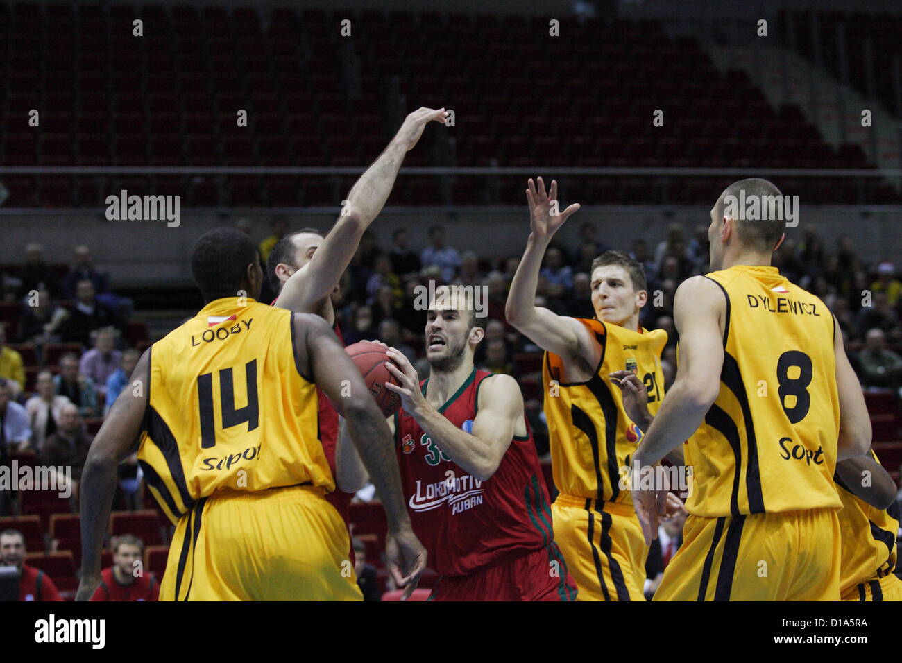 Sopot, Polen 12. Dezember 2012 Basketball Eurocup. Trefl Sopot (Polen) V Lokomotiv Kuban Krasnodar (Russland) Spiel bei ERGO Arena Sporthalle in Sopot.  Nick Calathes (33) in Aktion während des Spiels. Stockfoto