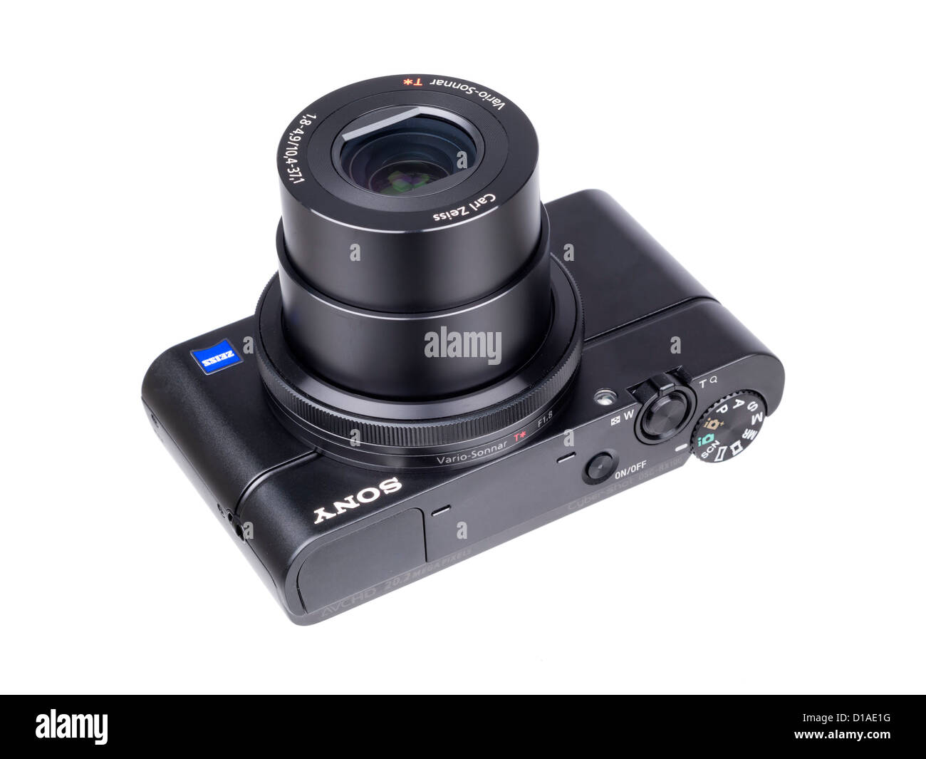 Kompakte Digitalkamera Sony RX100 isoliert auf weißem Hintergrund Stockfoto