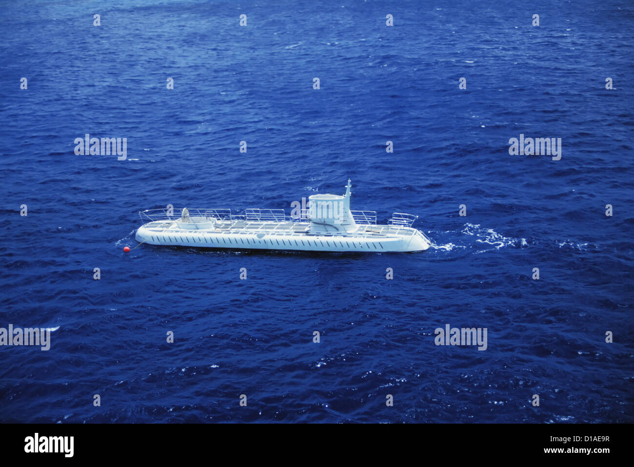 Hawaii, Oahu, Waikiki, Atlantis Sub Oberseite aus Wasser, Ansicht von oben. Stockfoto