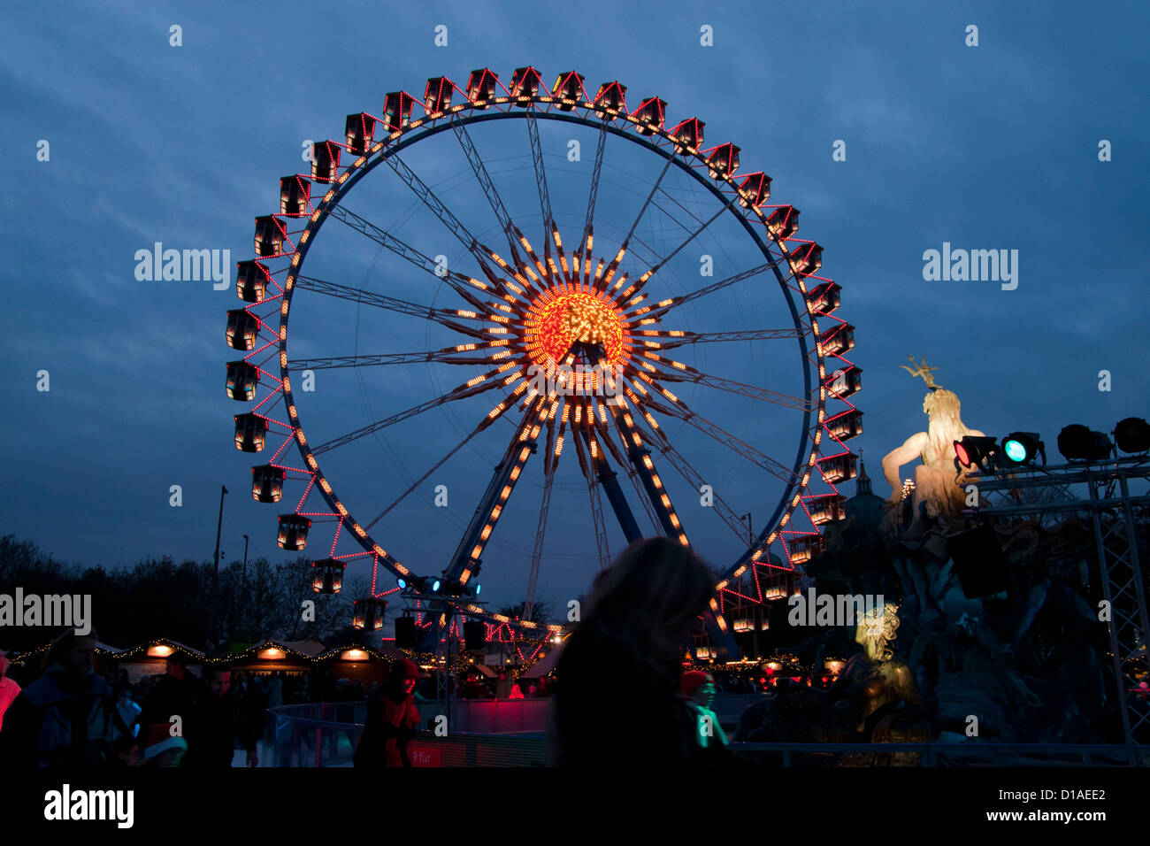 Neptunbrunnen weihnachtsmarkt Fotos und Bildmaterial in hoher