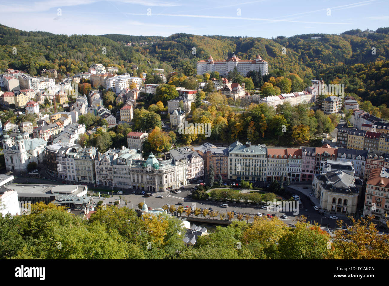 Blick auf Karlsbad von Jelení Skok, West-Böhmen, Tschechische Republik, Europa Stockfoto