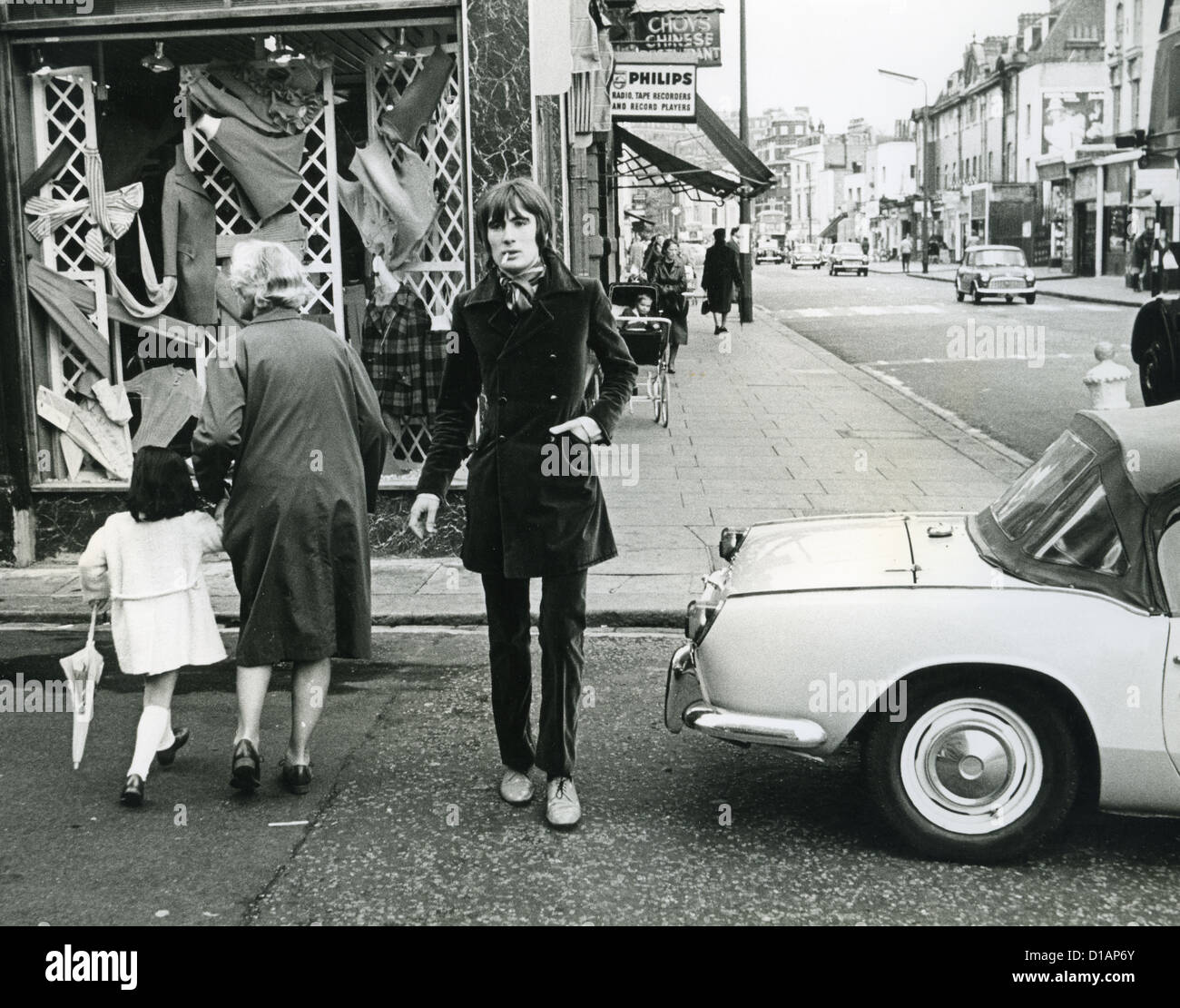 BILL CHENAIL Englisch männliches Modell im Mai 1967 außerhalb des englischen Jungen Model Agentur in London. Foto: Tony Gale Stockfoto