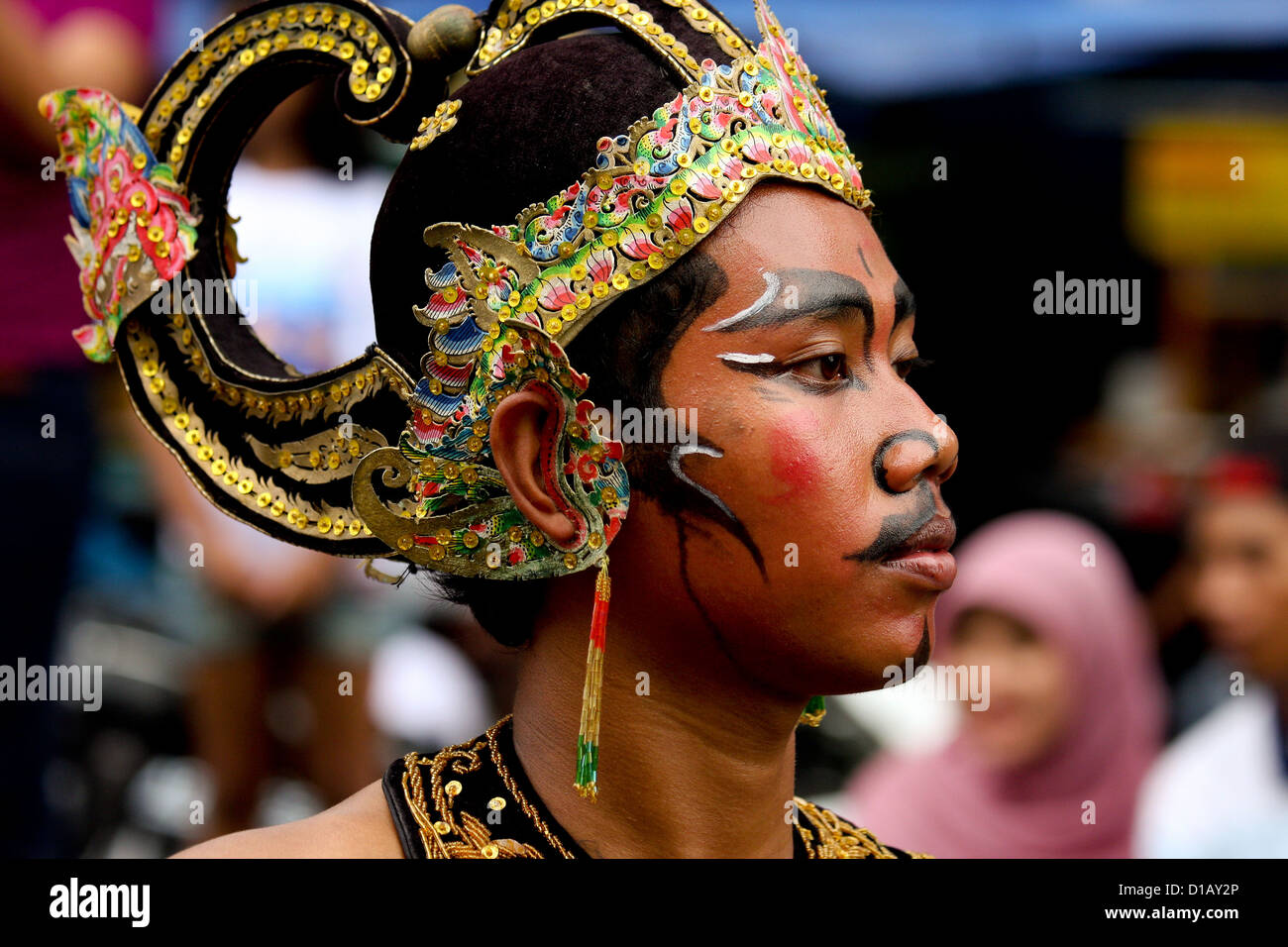 Traditionelle Javanees Krieger tragen Kleidung Kleidung und Body-Painting. Stockfoto