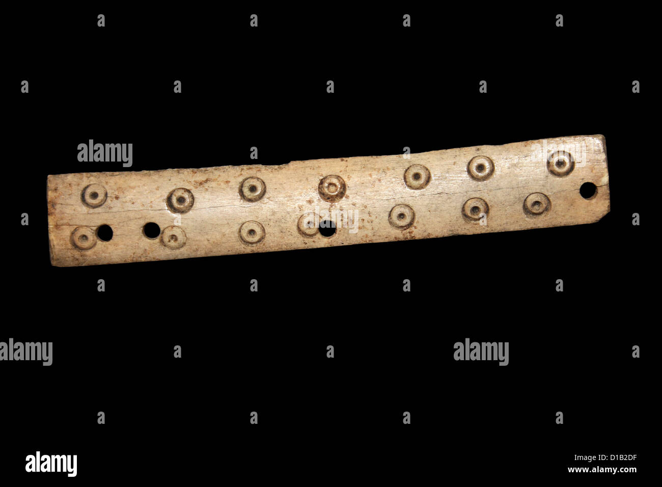 Knochen-Artefakt-Kamm-Schnitzereien Stockfoto