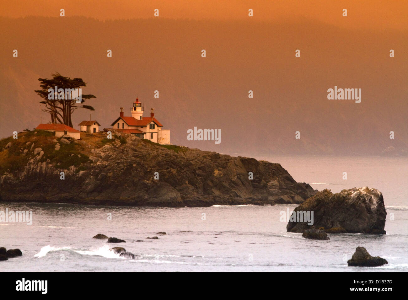 Battery Point Licht auf den Pazifischen Ozean in Crescent City, Kalifornien, USA. Stockfoto