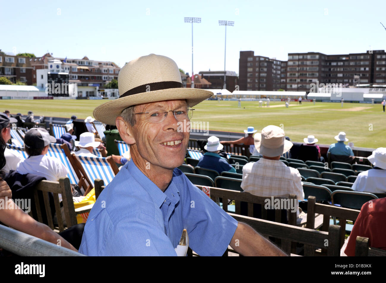 Porträt von Cricket-Autor und Kommentator Christopher Martin-Jenkins an Hove County Ground Sussex - 16. Juni 2009 Stockfoto