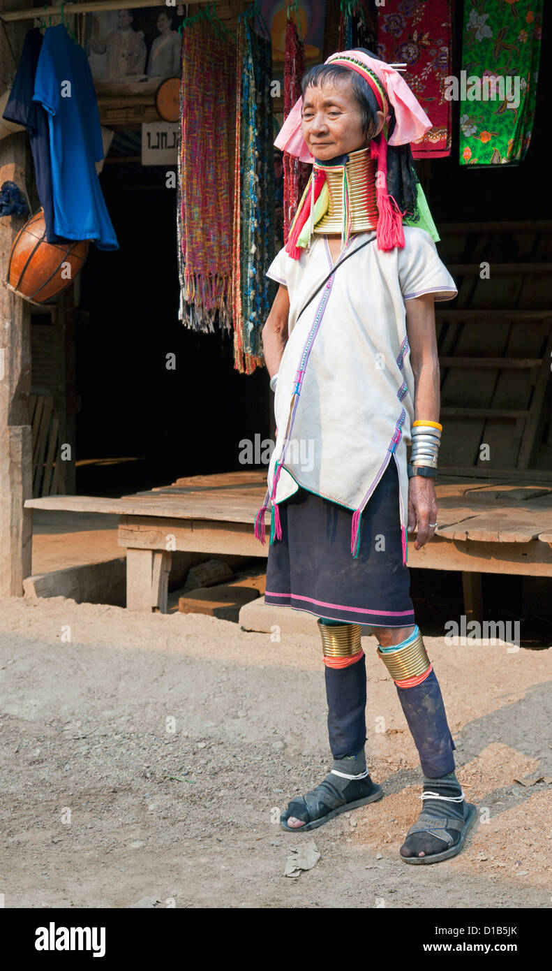Frau aus der Kayan Minderheit Gruppe, Huai Seau Tao, Mae Hong Son Provinz, Thailand Stockfoto