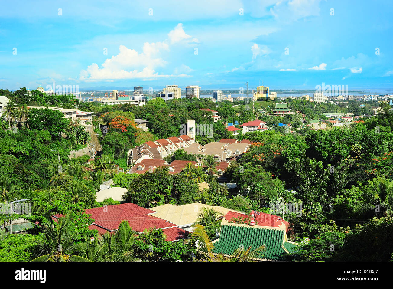 Skyline von Metro Cebu aus taoistischen Tempel. Stockfoto