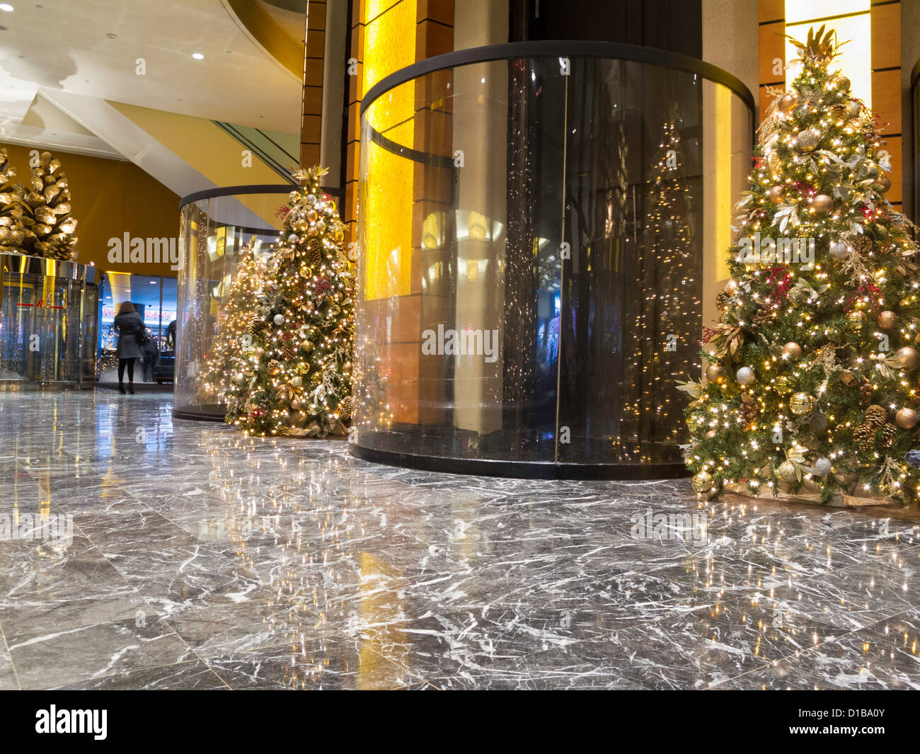 New York Marriott Marquis Lobby, Ferienzeit, NYC Stockfoto