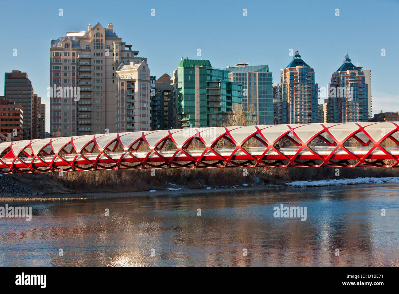 Calgary Peace Bridge Bow River Santiago Calatrava Fußgängerbrücke Stockfoto