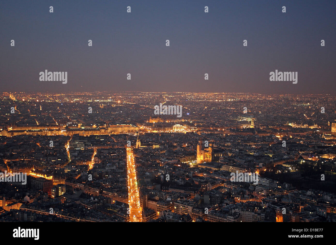 Paris, Frankreich, urbane Landschaft in der Abenddämmerung Stockfoto