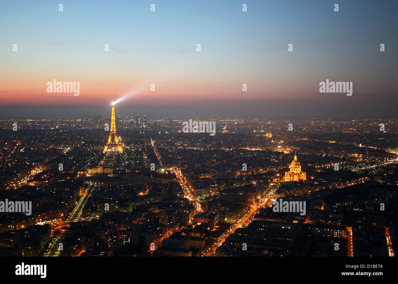 Paris, Frankreich, urbane Landschaft in der Abenddämmerung Stockfoto