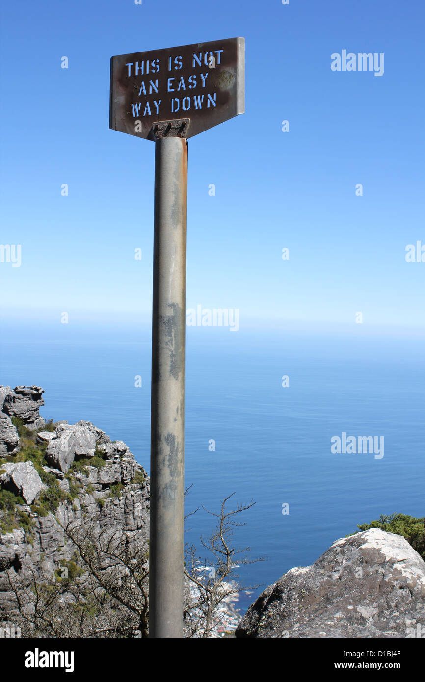 Alten Wegweiser auf den Tafelberg, die sage ist keine einfache Möglichkeit nach unten Stockfoto