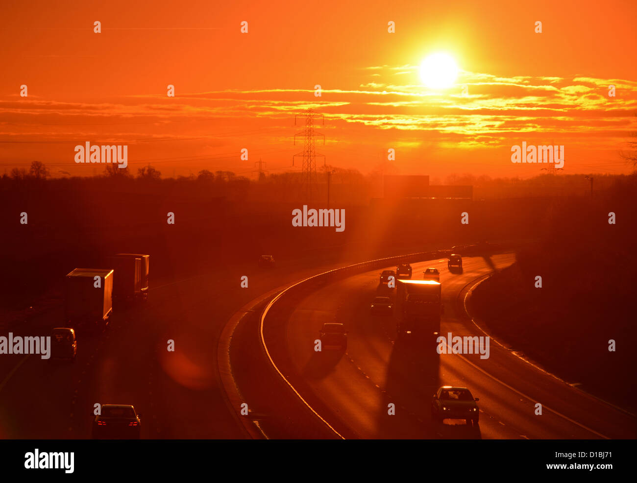 Verkehr auf der Autobahn A1/M bei Sonnenaufgang Leeds uk Reisen Stockfoto