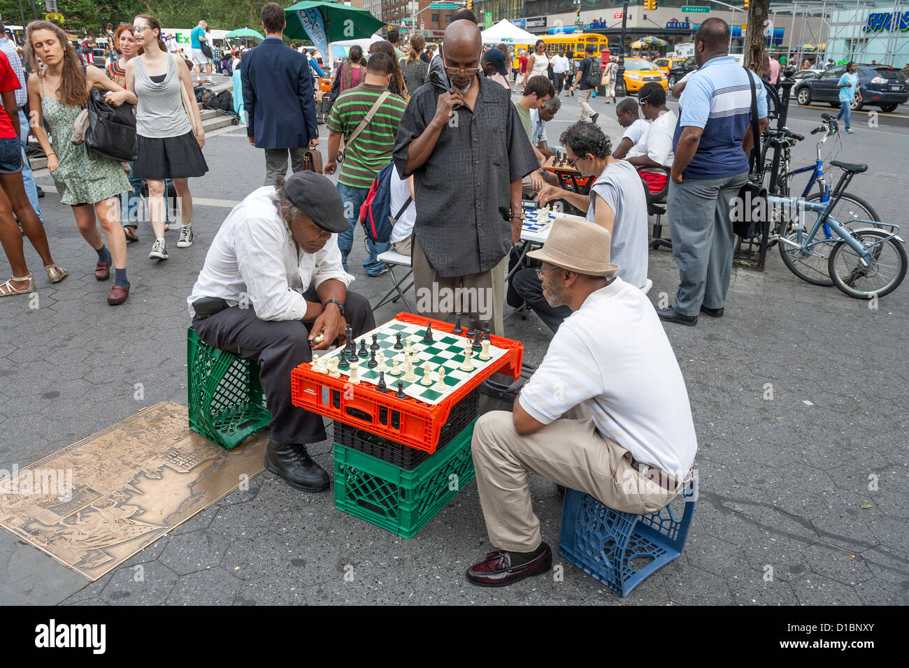 Männer spielen Schach am Union Square in Manhattan, New York City. Stockfoto