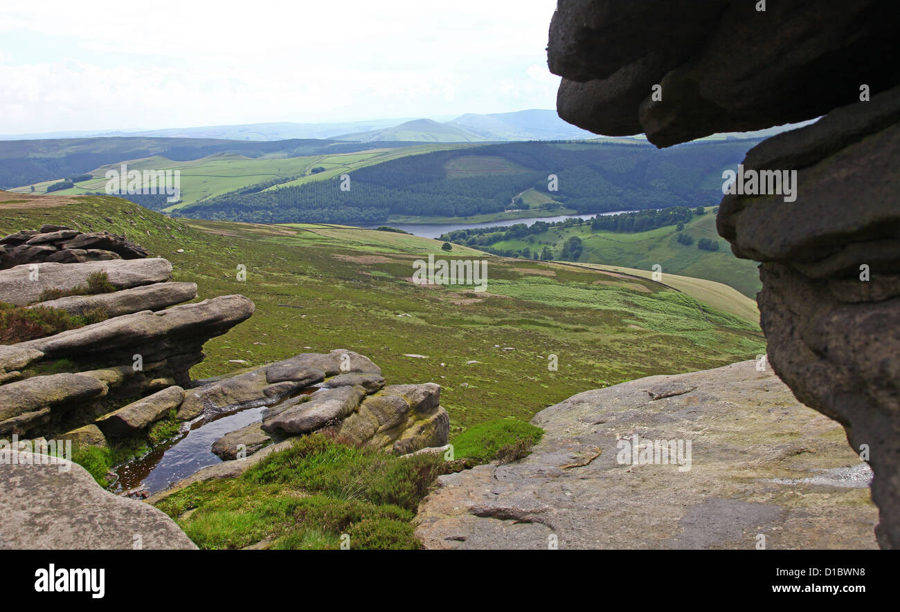 Dovestone Tor Derwent Rand Mühlstein Grit Böschung Dark Peak District Derbyshire England UK Stockfoto