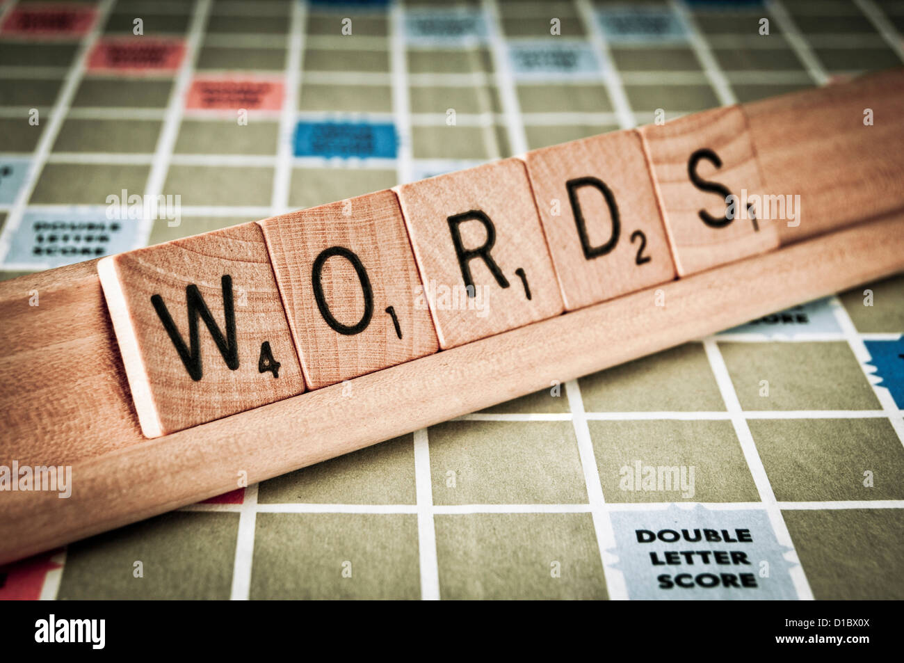 das Wort Wörter geschrieben mit Scrabble Fliesen Stockfoto