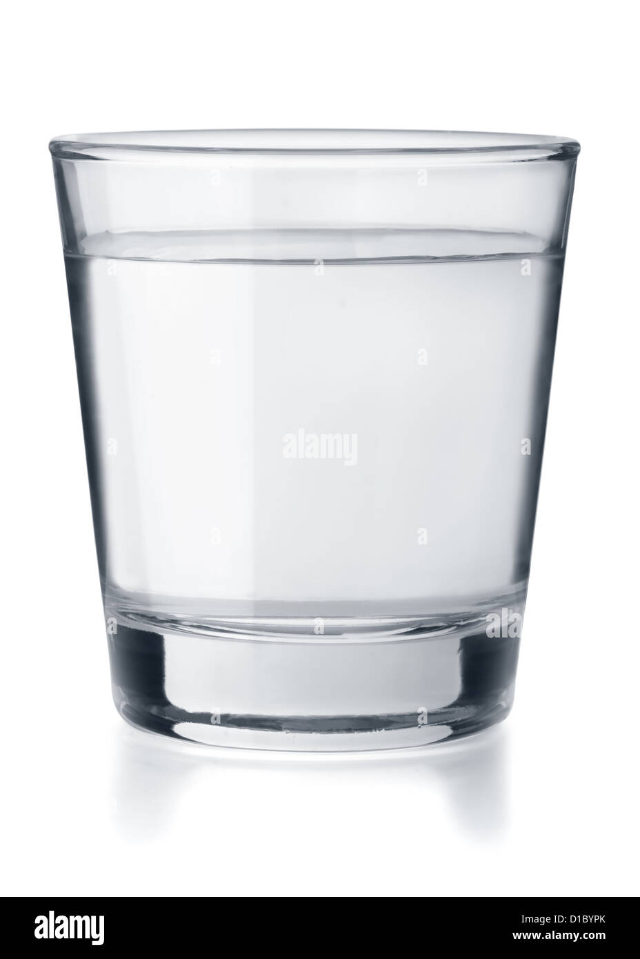 Glas klares frisches Wasser isoliert auf weiss Stockfoto