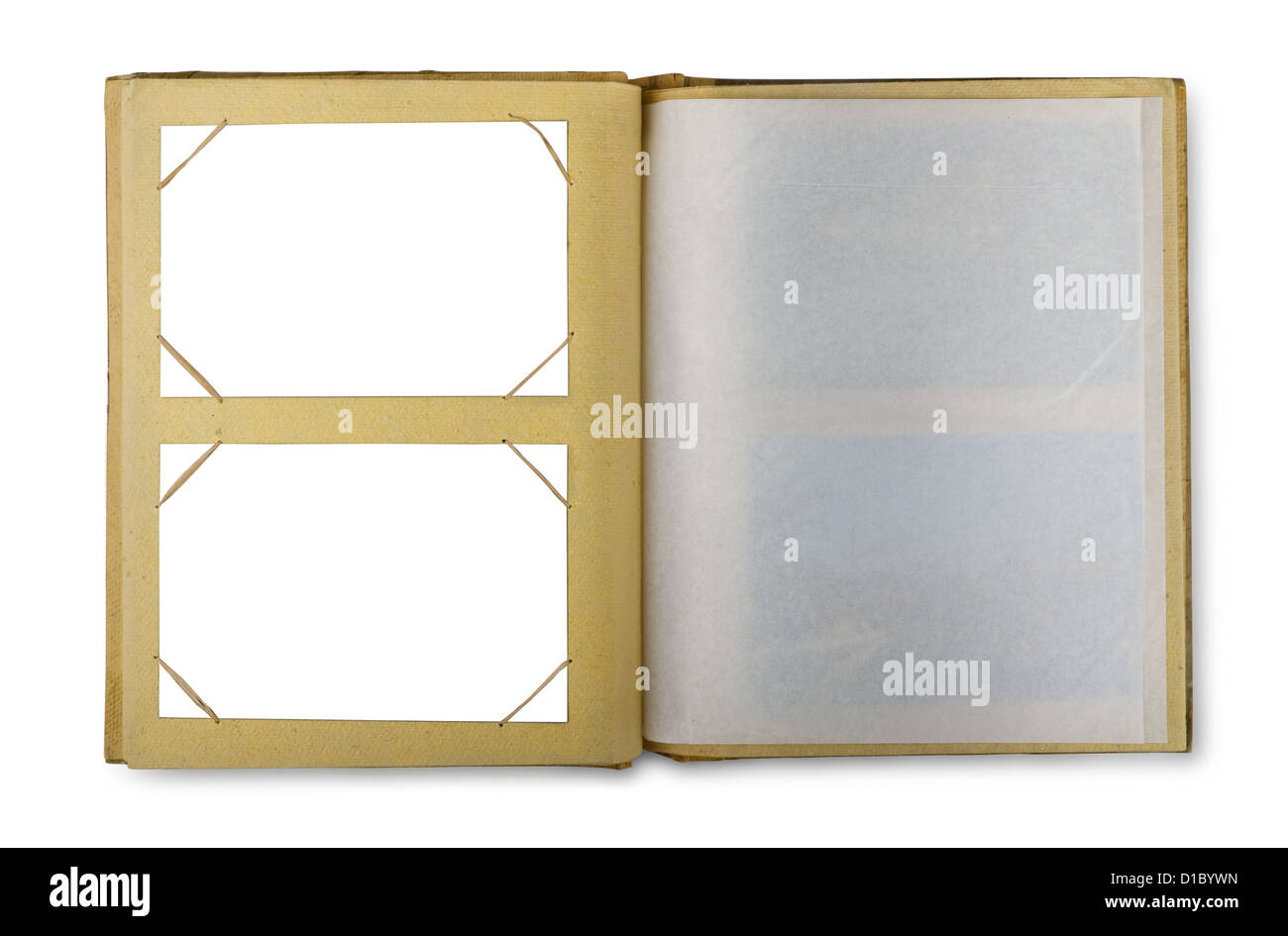 Alte offene Fotoalbum isoliert auf weiss Stockfoto