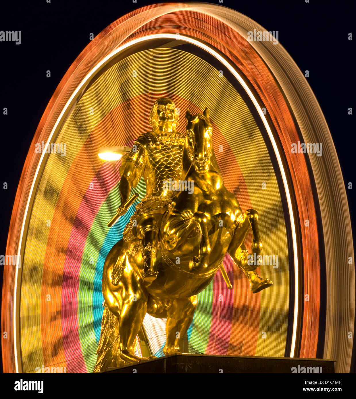 Dresden, Deutschland, Goldener Reiter und Ferris vom Dresdner Stadtfest Stockfoto