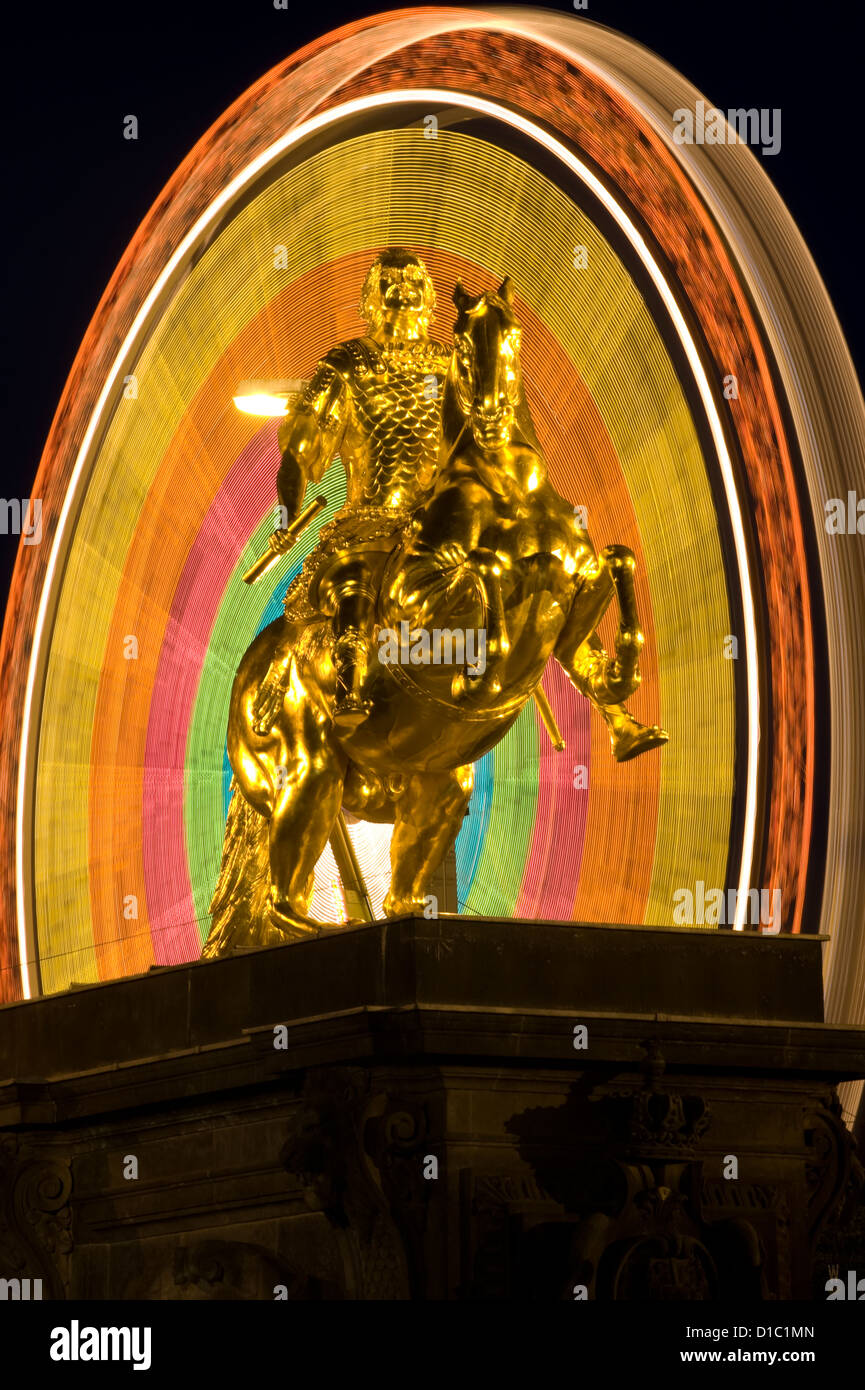 Dresden, Deutschland, Goldener Reiter und Ferris vom Dresdner Stadtfest Stockfoto