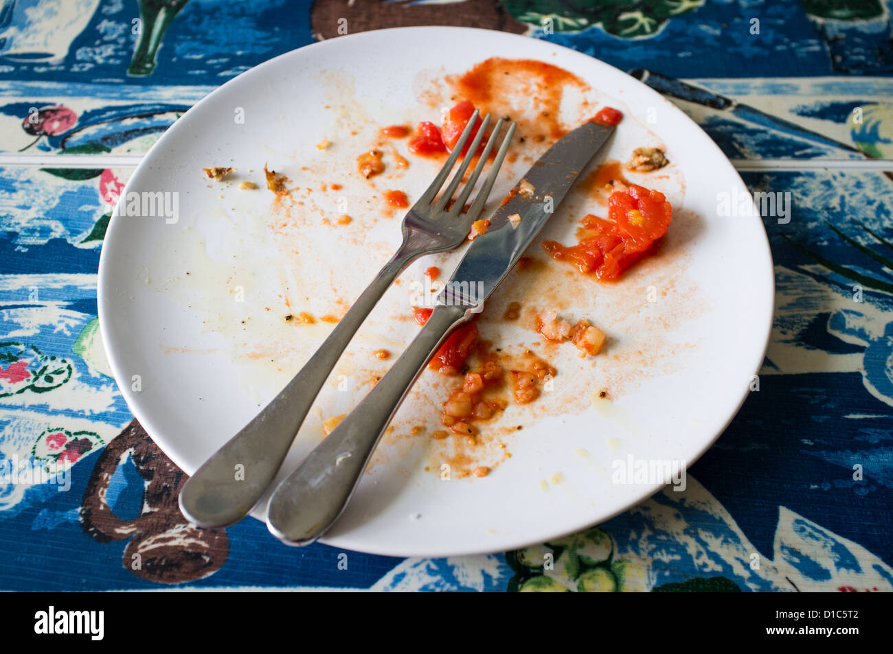 Gib Ihnen äpfel Aber Lass Den Teller Nie Leer Werden Teller leer gegessen -Fotos und -Bildmaterial in hoher Auflösung – Alamy