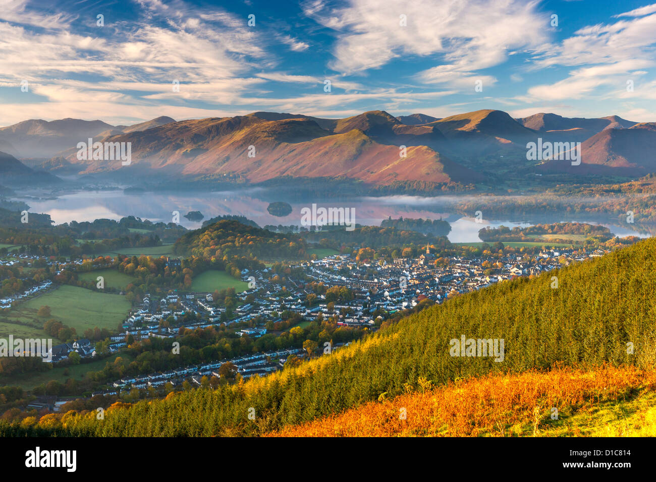 Blick über Keswick und Derwent Water Latrigg Gipfel, Lake District National Park. Stockfoto