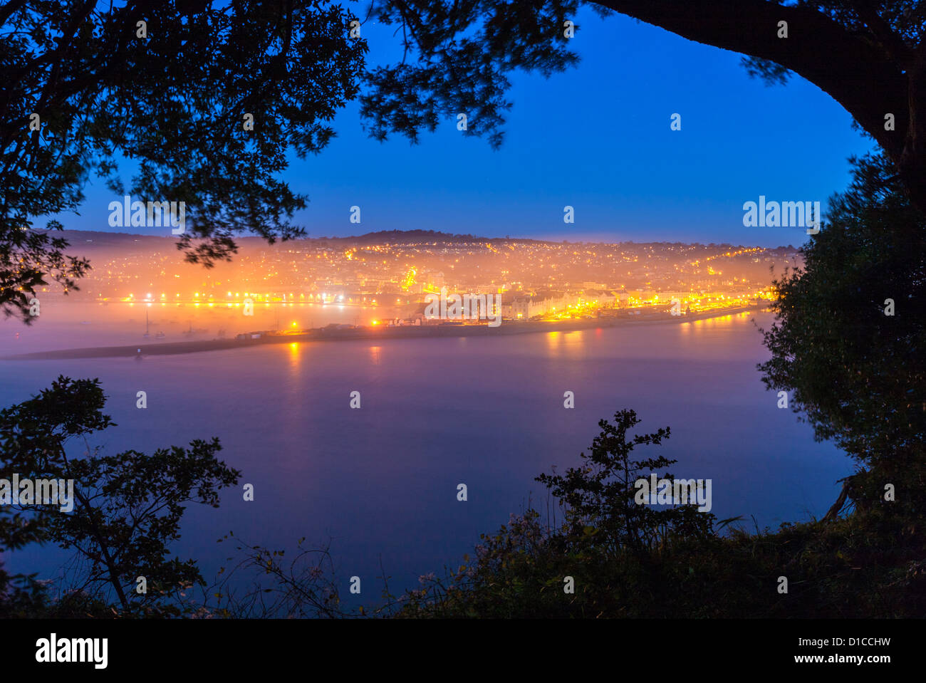 Blick vom South West Coast Path über das Dorf Shaldon nach Teignmouth an der Mündung des Flusses Teign. Stockfoto