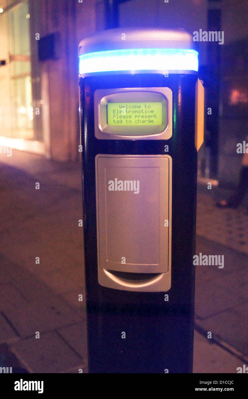 Eine Straße Elektroauto Ladestation von Transport for London zur Verfügung gestellt Stockfoto