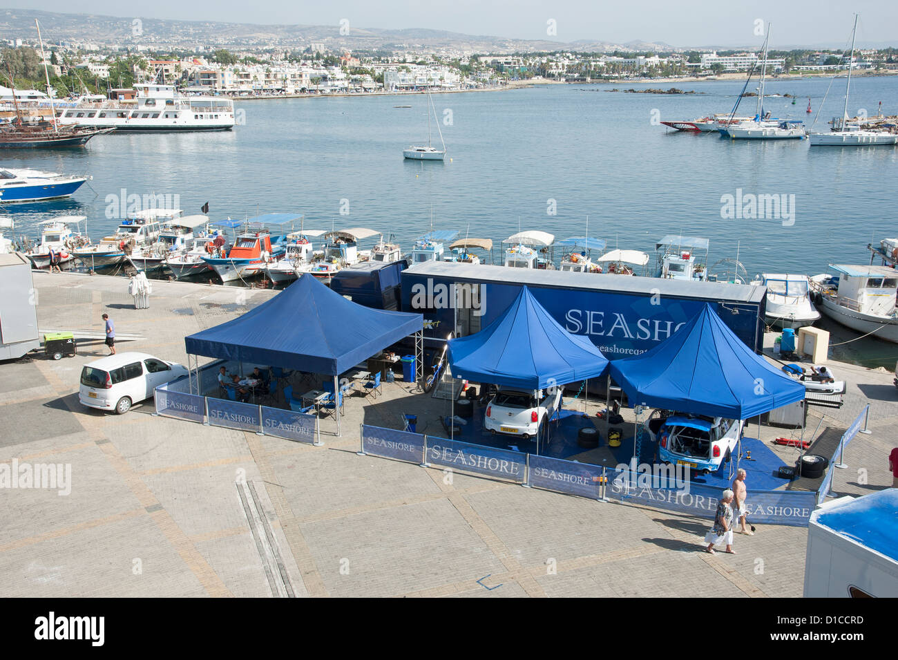 Zypern-Rallye 2012. Die Meeresküste Qatar Rally Team Gruben auf den Hafen von Paphos Zypern Stockfoto
