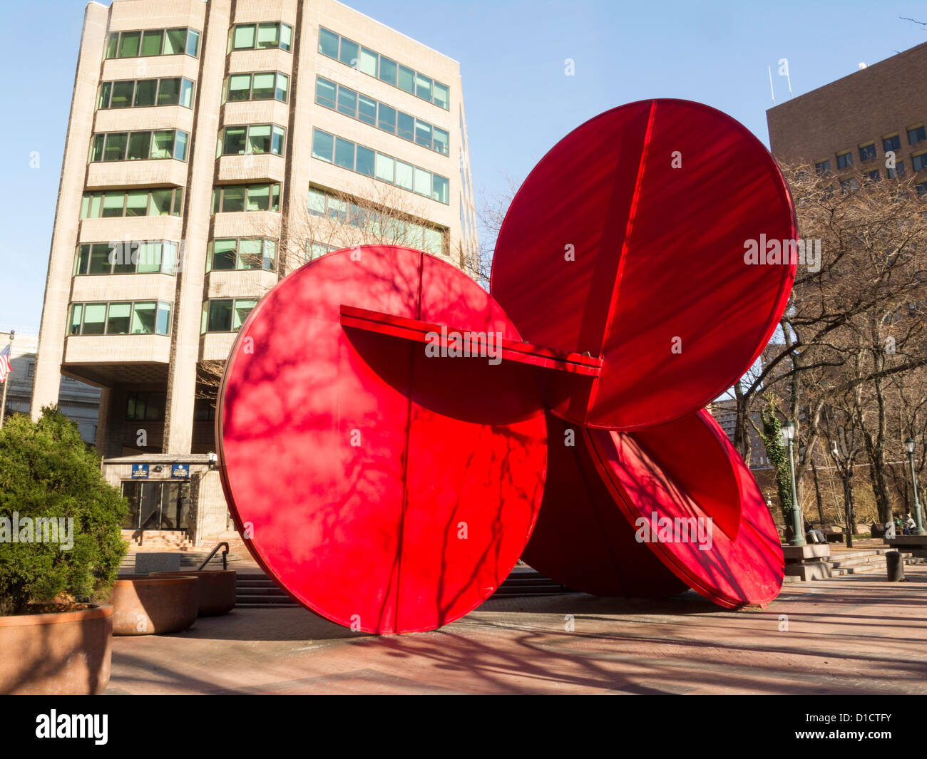5 in 1, abstrakte Skulptur im freien Kunst, One Police Plaza NYC Stockfoto