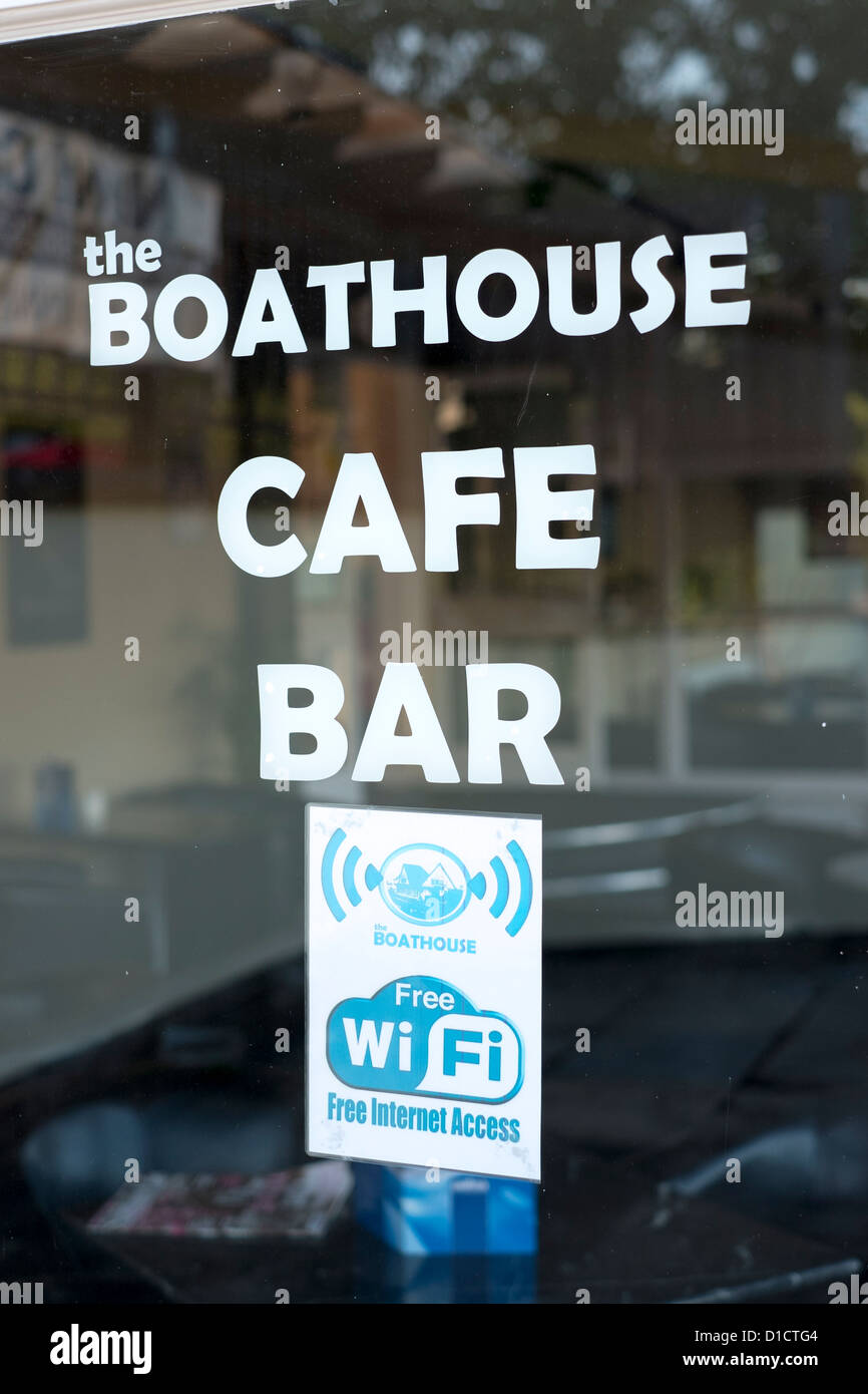 Free Wi-Fi beworben im Fenster eine Cafe-Bar-Restaurant Stockfoto