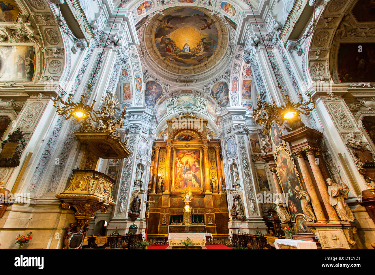 Barocke Interieur der Dominikanerkirche (Dominikanerklosters) Stockfoto